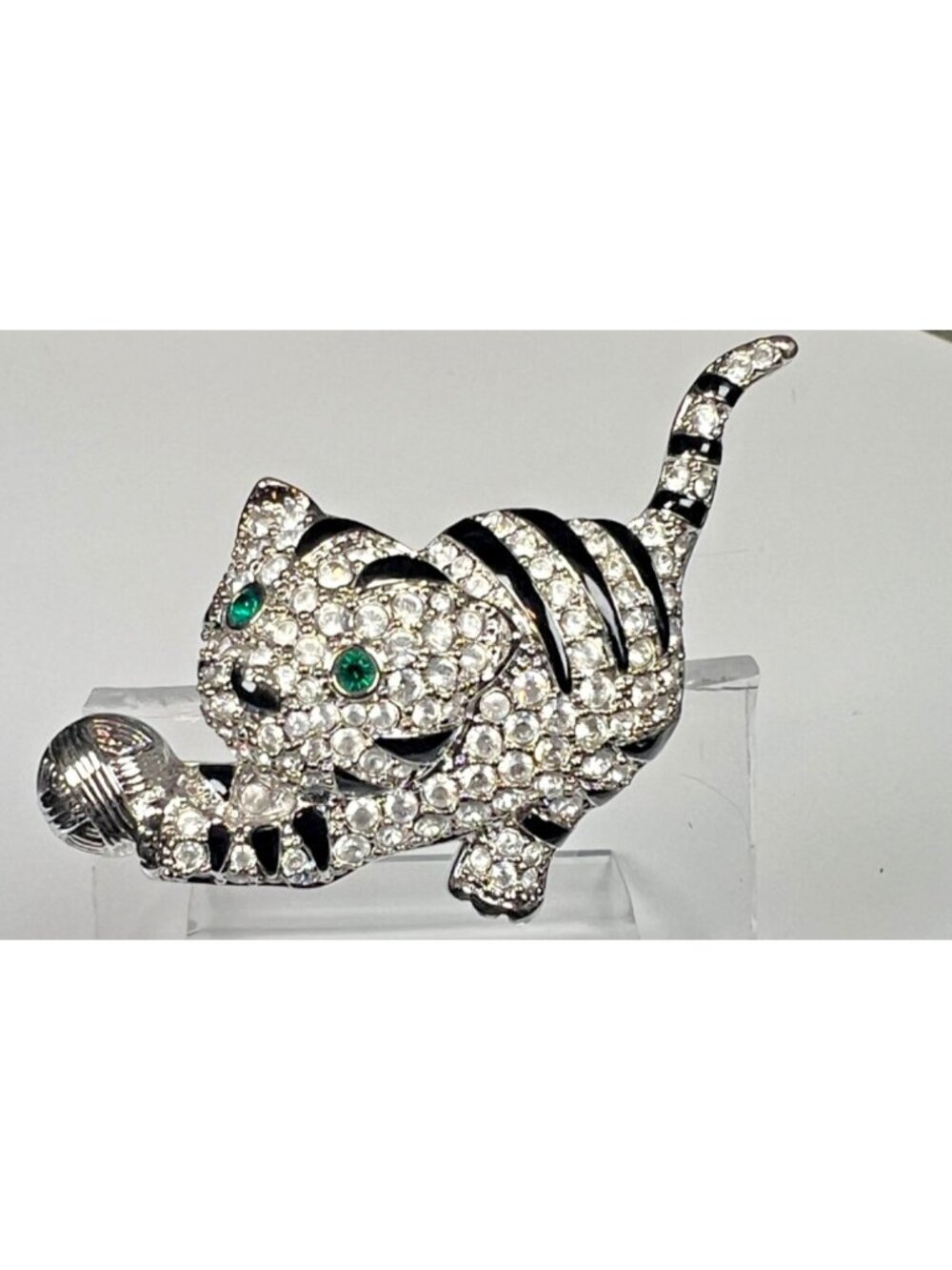 SIGNED SWAROVSKI TABBY CAT PIN -BROOCH RETIRED  RARE  EUC -   BEAUTIFUL